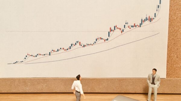 コミュニティ主導成長（CLG）が描く新たな成長戦略──支持者が営業組織を拡張する時代