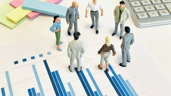 価格検証でPMFを確かめる方法。成功事例と失敗事例から学ぶ新規事業の実践戦略