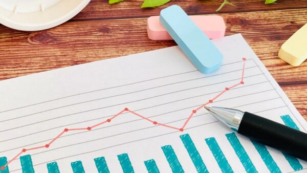 マーケットトレンドを読み解くスキルで新規事業を成功に導く方法｜PESTLE分析・成功事例・未来洞察を徹底解説